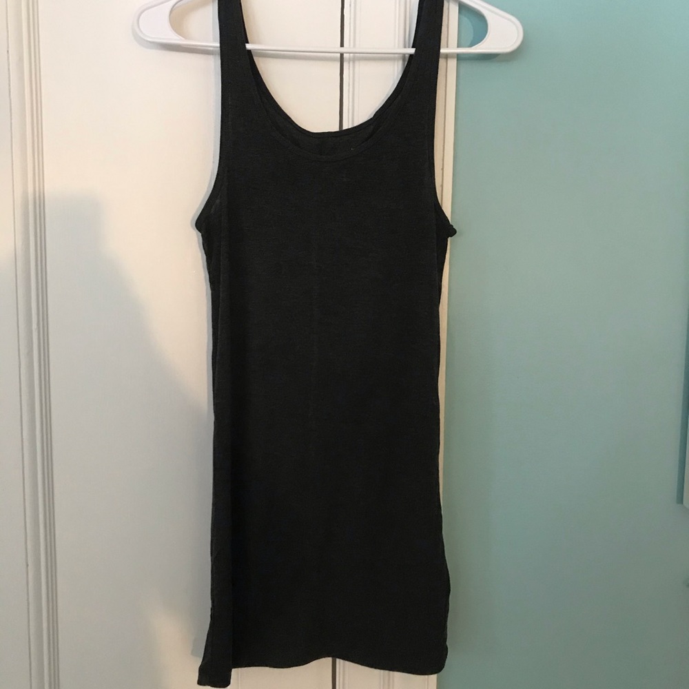 Long gray tank top